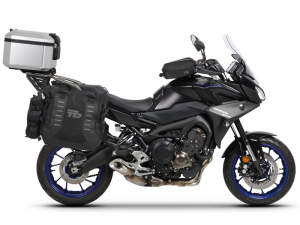 Kompletní sada bočních adventure brašen SHAD TERRA TR40 a hliníkového 48L topcase, včetně montážní s SHAD YAMAHA MT-09 Tracer / Tracer 900